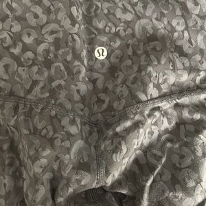 Lululemon Align right 25’ length size 2